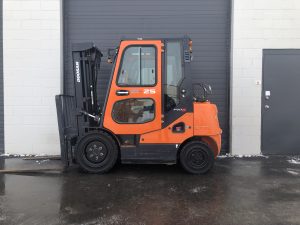 Used Doosan 5000lbs Forklift with heated cab For Sale in Manitoba, SK and ON