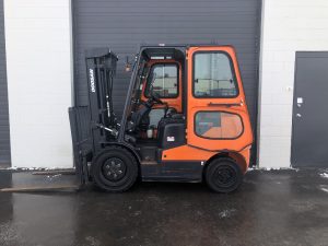 Used dual fuel Doosan G25 forklift for sale in Canada